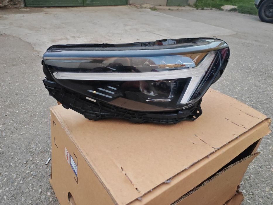 Far Volvo XC40 stare perfecta
