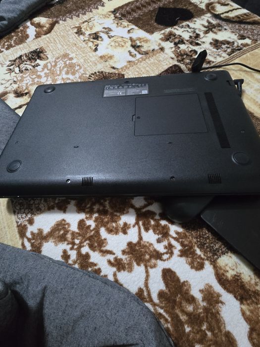 ASUS VivoBook 15
