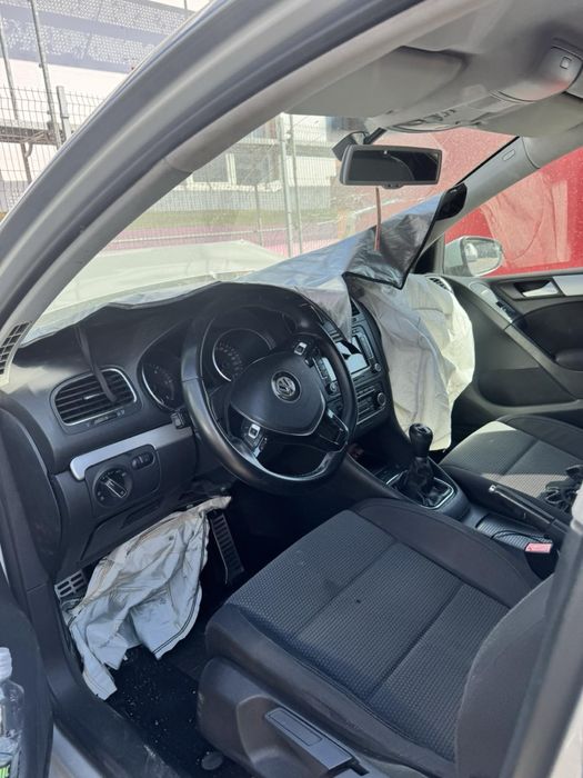 Автомобилът е след ПТП и в момента е спрян от движение. Продава се в състоянието, което се вижда на снимките.