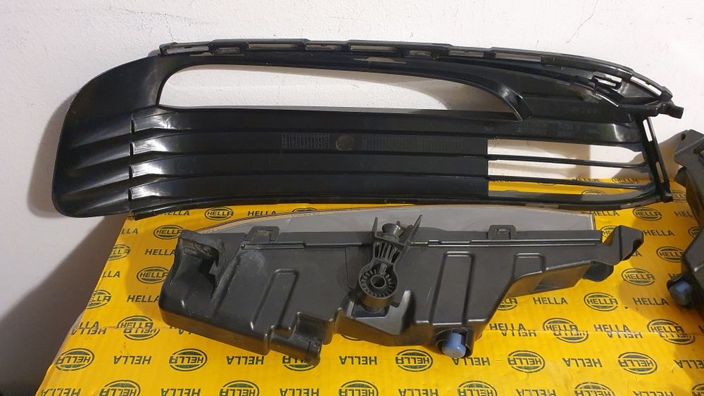 Grila lampa proiector spot ceata led bara fata BMW 7 g11 g12