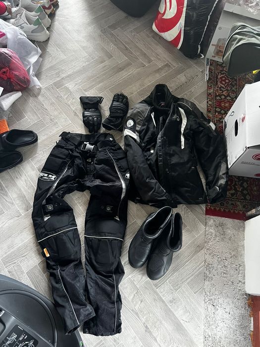 Облекло за мотор дамски (S/M) с обувки 38