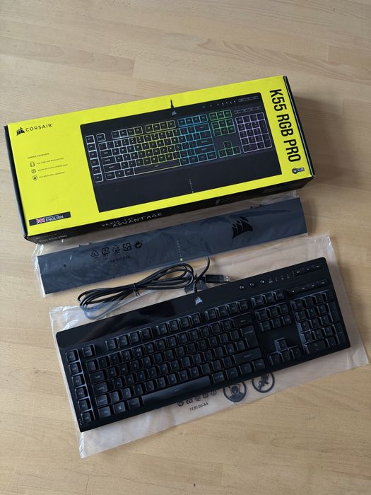 Tastatura Corsair K55 RGB Pro