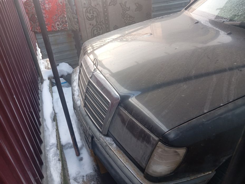 Мерседес 124  без матора