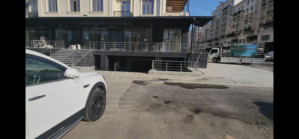 200 м2 дан зиёд полподвал  Фрунзи красный двигатель Самарканд сити мал