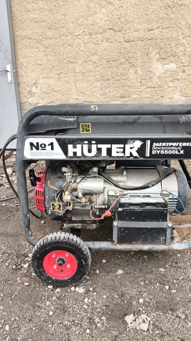 Продам бензогенератор Huter DY6500LX