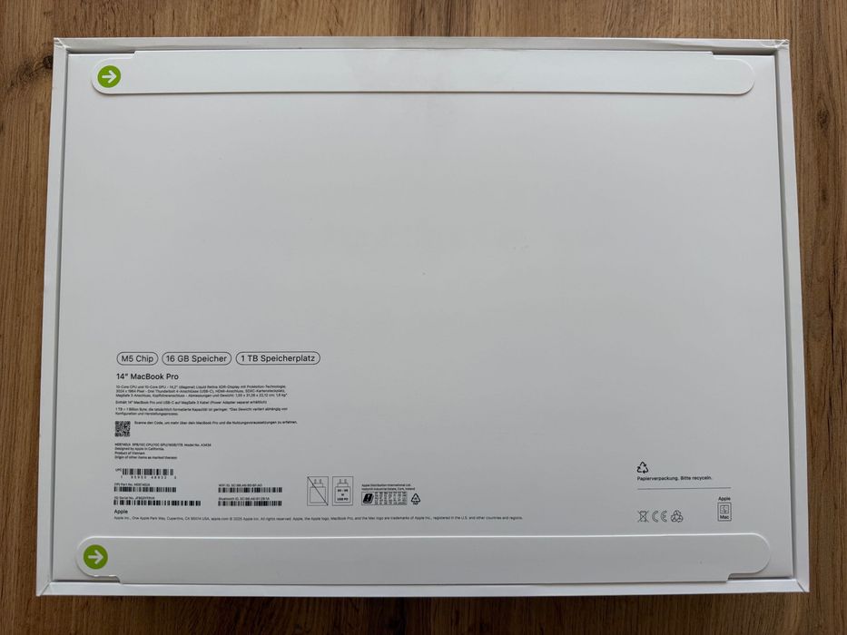 ЧИСТО НОВ MacBook Pro 14" M5 10-CPU, 10-GPU, 16GB RAM, 1TB SSD В ГАРАНЦИЯ ДО 17.06.2030г