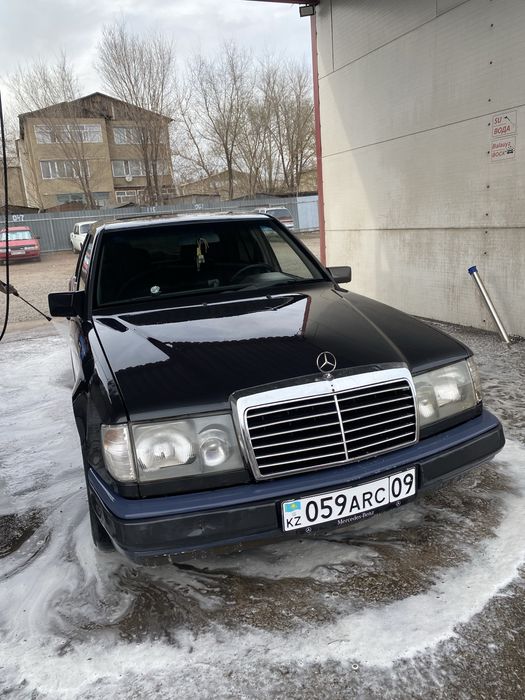 Продаю мерса 124