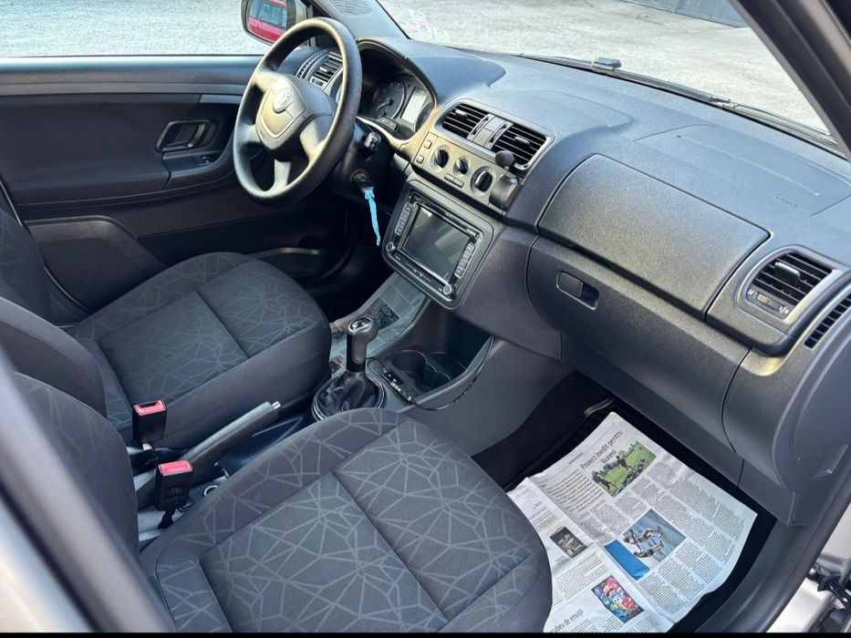 Skoda Fabia 2012 • 1.2 Benzina • 155.000 km • AC • Navigatie