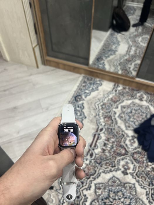 Apple watch se white