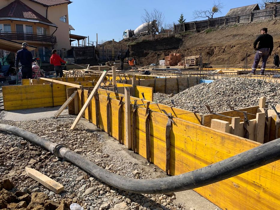 Услуга със Стационарна Бетон Помпа