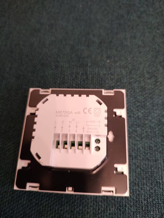 Termostate WIFI, intrerupatoare inteligente iluminat SMART la internet