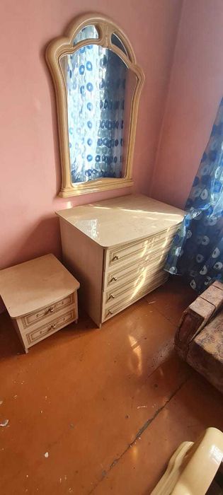 Продается спальный гарнитур