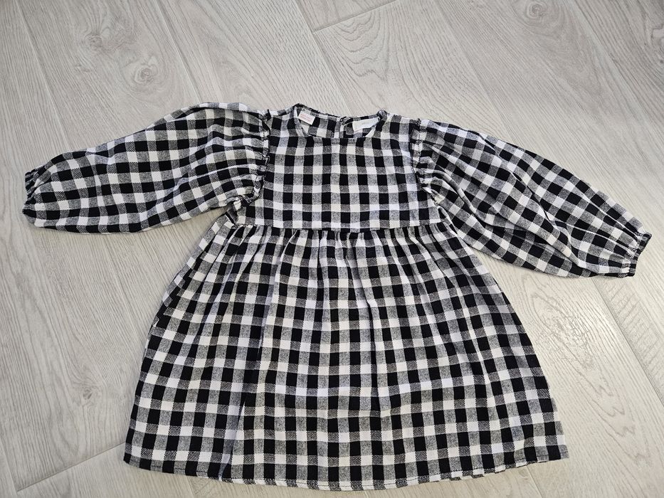 Дрехи за момиченце в нови или изключително запазени 104/110/116см