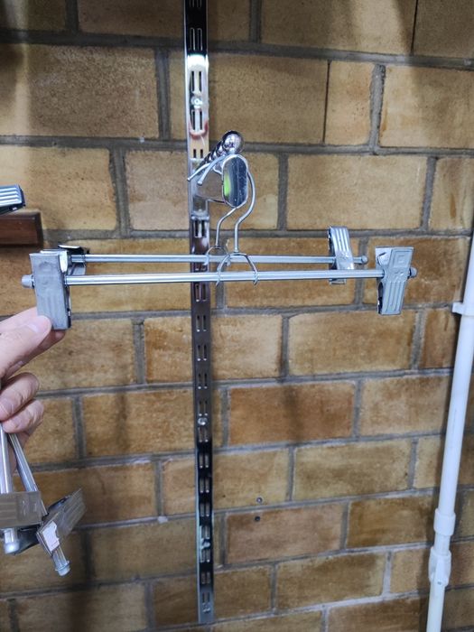 Металлические вешалки