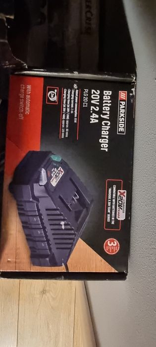 Incarcator acumulator Parkside