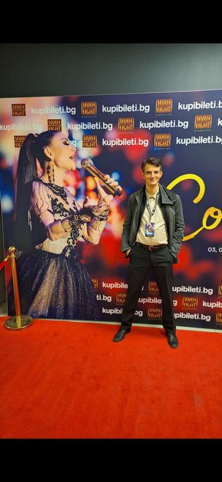 Софи Маринова – оригинален ARTIST пропуск/badge с автограф и видео доказателство