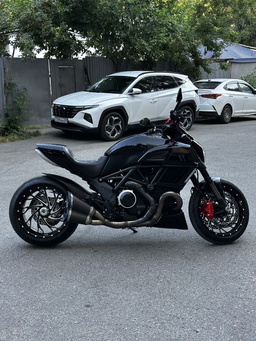 Ducati Diavel 2015