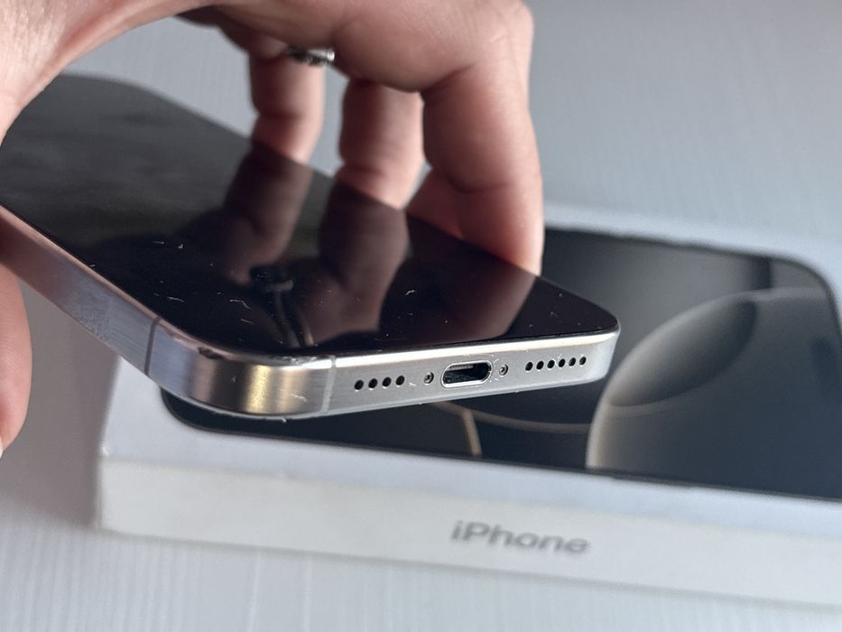 iPhone 16 Pro Max Desert Titanium + husă