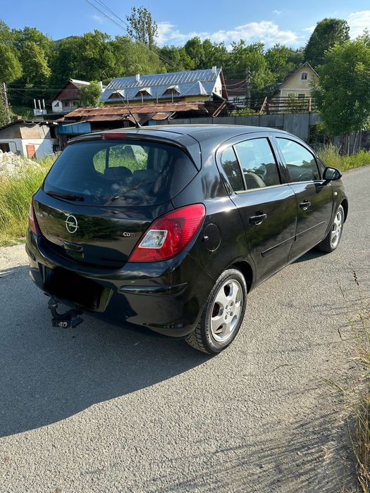 Vând opel corsa.