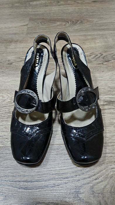 Pantofi/sandale retro, stil anii 20 60, piele lacuita, marime 37,