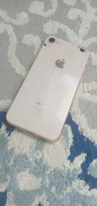 Продаётся Айфон 8 в отличном сосстояний