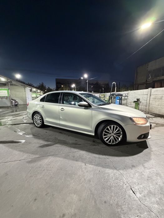 Volkswagen Jetta 1.6 TDI DSG