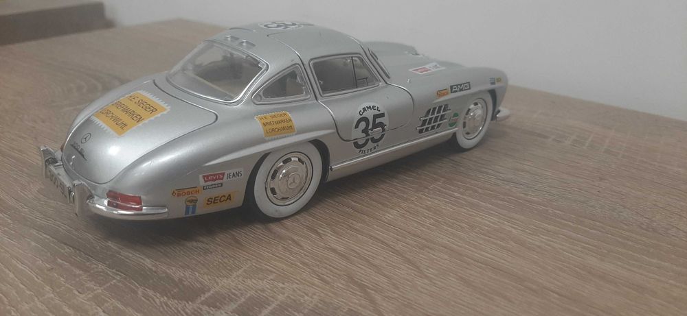 Количка мерсерес 300sl перфектно састояние
