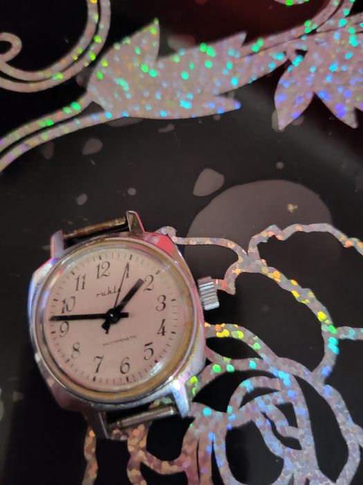 Vând mai multe ceasuri