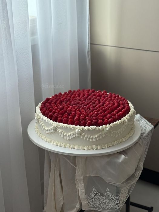 Свадебные торты на заказ Астана. Свадебный торт итальянский пирог .