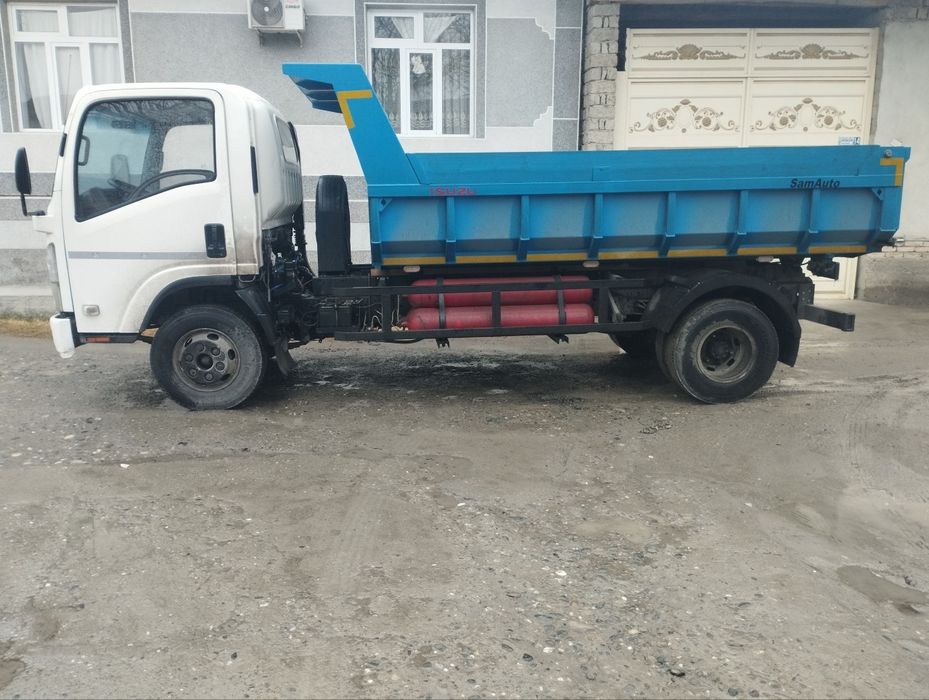 Isuzu.  Samasval