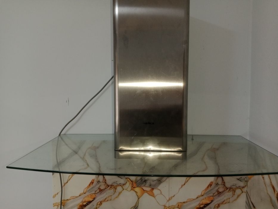 Продается мощная Вытяжка Elica