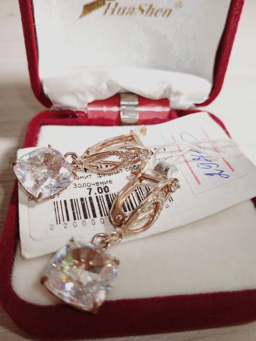 Продаются серьги