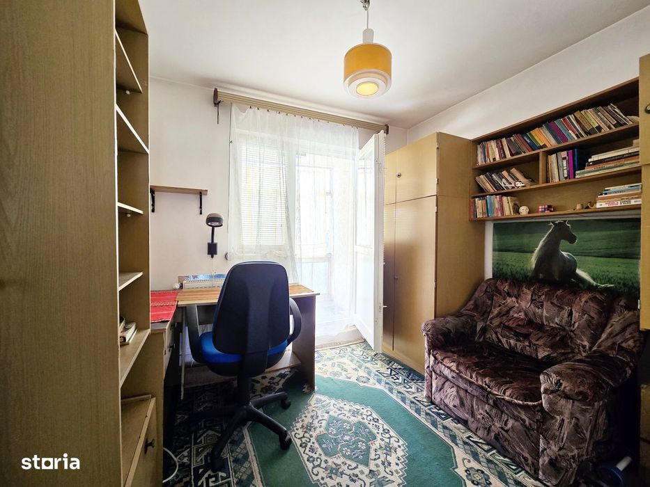 Apartament 3 camere decomandat cu centrala - Poetului