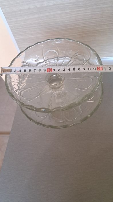 Стъклена фруктиера от две части