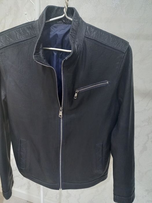 Кожаная куртка 46 размер.