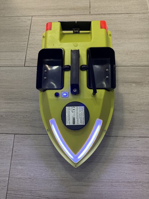 Лодка за захранка Baits boat D20 1000mA Max GPS