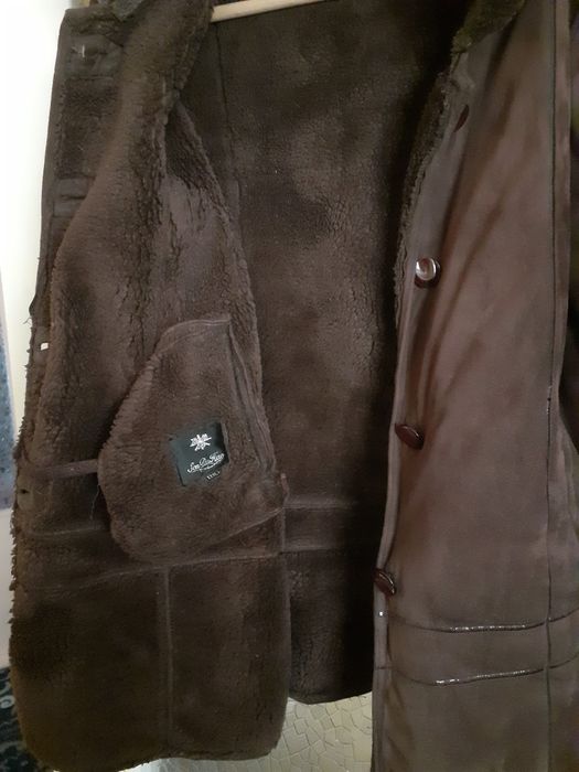 Haina blana pentru dame, lungime  3/4, tip cojoc, cu gluga detasabila.