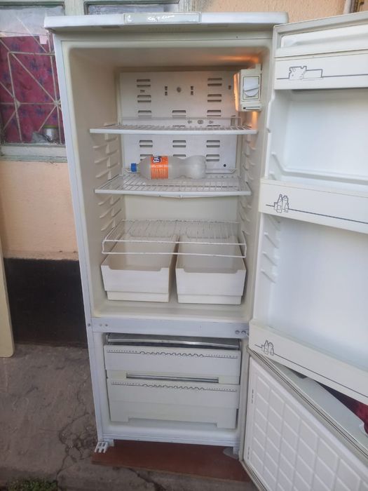 Холодилник сатылады жақсы мұздатып тұр