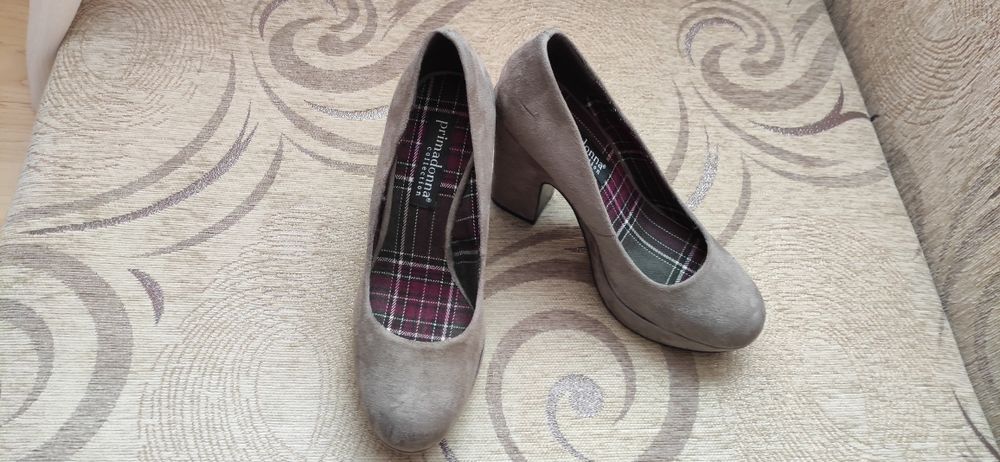 Дамски обувки. .