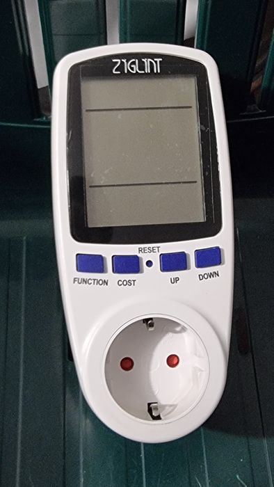 Прибор за измерване на консумираната енергия/ватметър/