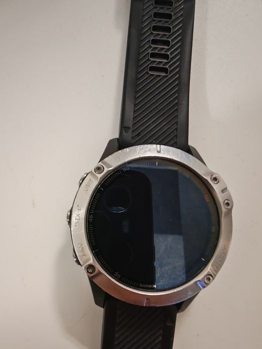 Часовник Garmin Fenix 6