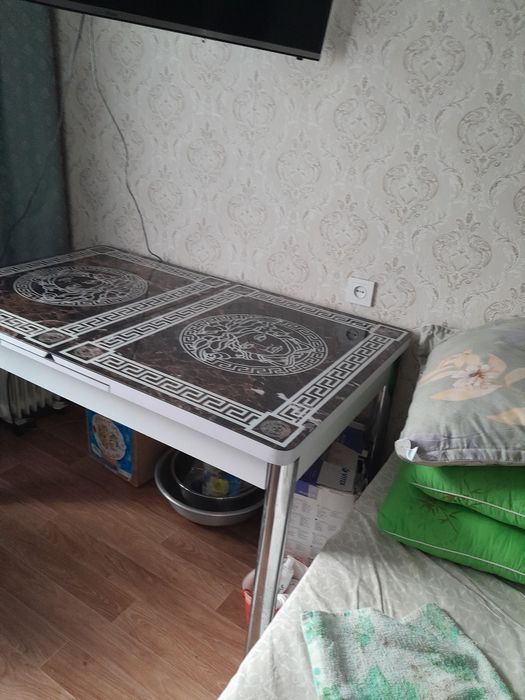 Стол раздвижной  стеклянный