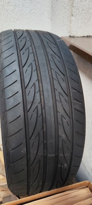 Vând anvelope Vara 215/50/17" Yokohama