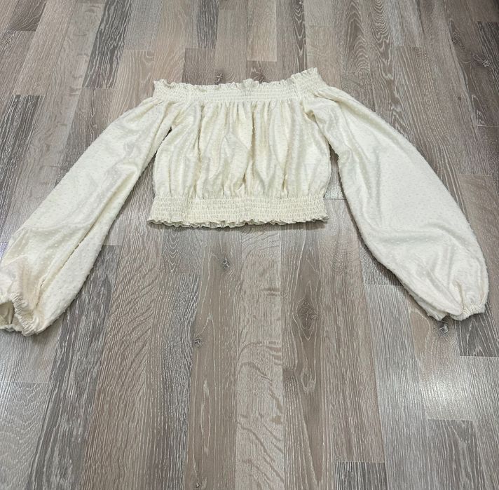 Укороченная блузка-топ