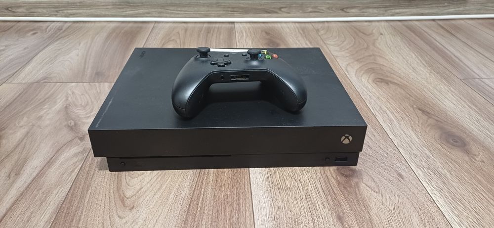Xbox one x 1 TB 4k sau schimb cu unitate PC