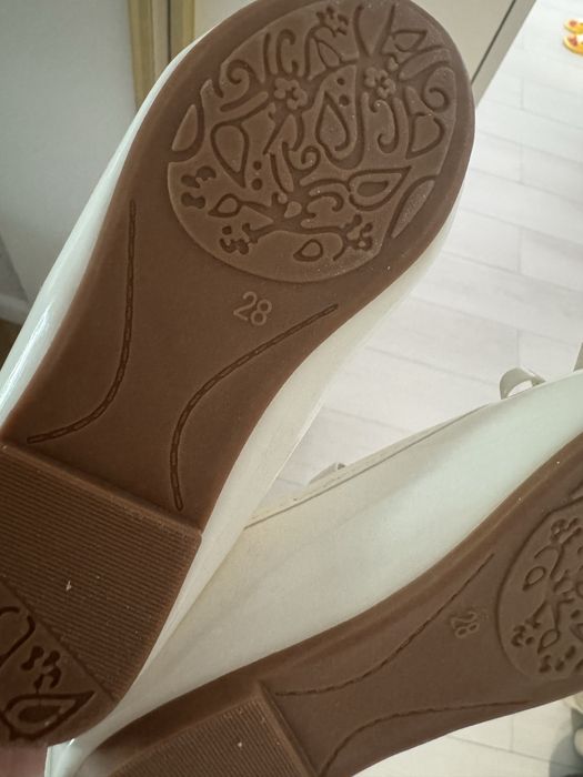 Продам детские босоножки