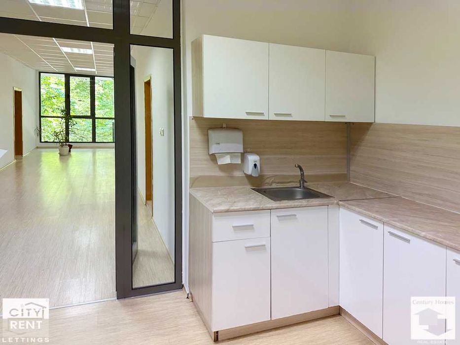 Дава се под наем Офис в Велико Търново, Център - 230 кв.м за 1230 € - Снимка #3