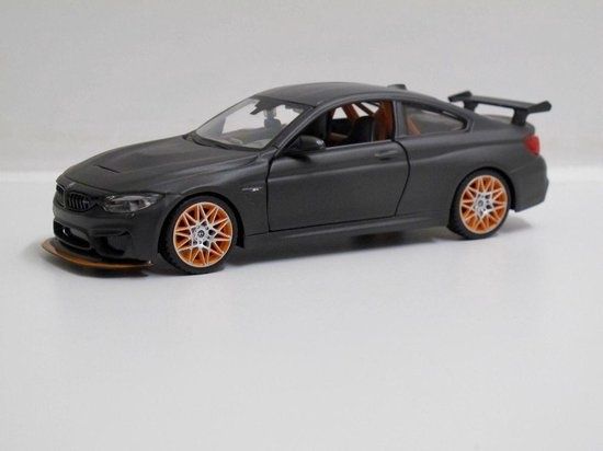 BMW M4 GTS 1:24 - Maisto