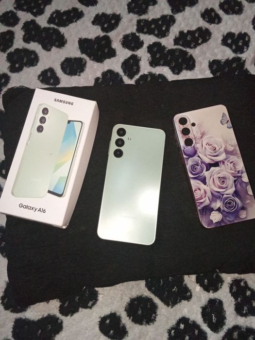 Продават се  запазени