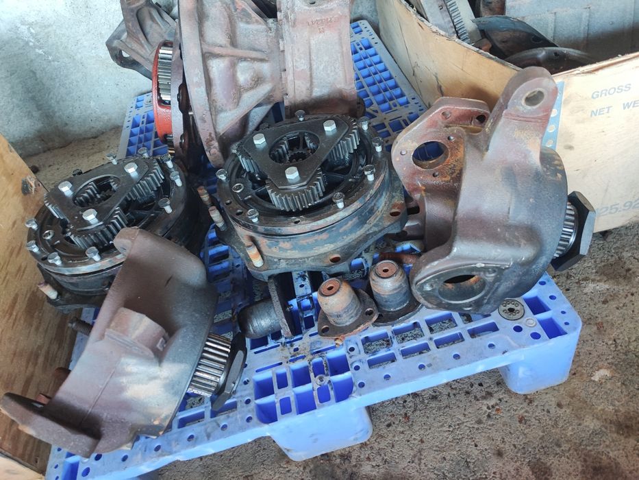 Butuci punte față case maxum new Holland T